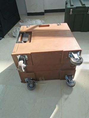 65 cm x 45 cm x 63,5 cm Taille extérieure Boîte à aliments isolée 90L Volume pour garder les aliments au chaud