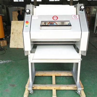 Machine électrique de la boulangerie de pain en ligne de façonner des baguettes françaises avec précision