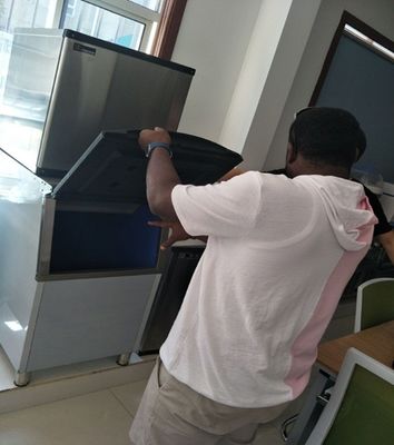 Machine de fabrication de glace à cube professionnelle avec une capacité de stockage de glace de 1000 kg