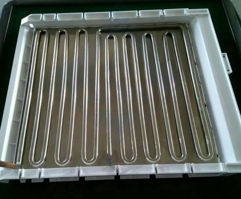 Fabricant de glaçons commerciaux avec une capacité de 60 kg / jour et une conception d'évaporateur de 237x305 mm