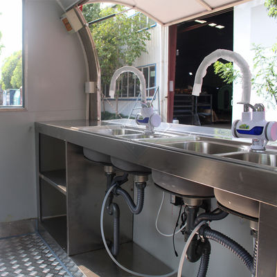 Une remorque de café mobile avec camion électrique et matériel de blé en 2020