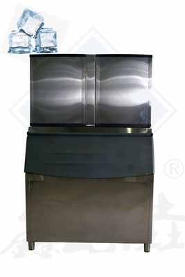 Machine de fabrication de glace en cubes à haute productivité pour cubes de glace de 22*22 mm dans les milieux industriels