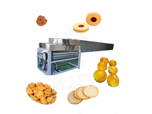 Forneau tunnel de taille moyenne pour cuire des biscuits et des omelettes d'œufs dans un magasin de boissons alimentaires
