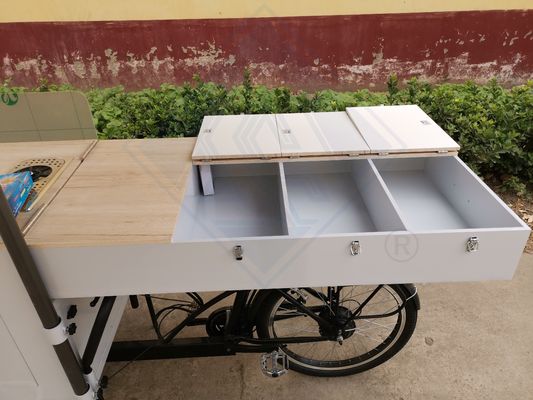 Carton de vente de nourriture de rue en plein air avec équipement personnalisé