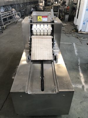 Entreprise de boulangerie industrielle 2 kW machine à biscuits semi-automatique pour les noix matière première