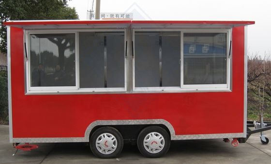 Une caravane de restauration rapide entièrement équipée avec Onr Fryer et Griddle