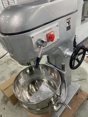 Machine de mélangeur de cuisson industrielle avec bol en acier inoxydable et accessoire de fabricant de pâtes