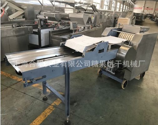 Machine industrielle entièrement automatique pour faire des biscuits au chocolat avec sortie de crème glacée