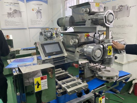 Machine d'incrustation d'équipement de magasin alimentaire pour la fabrication de biscuits remplis et de biscuits de dépôt