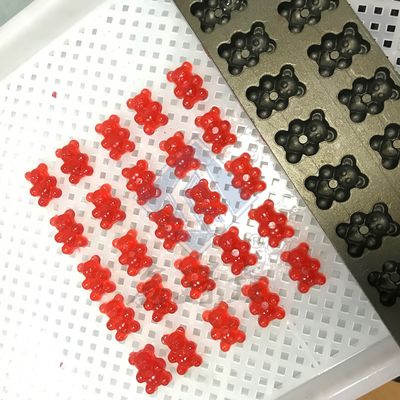 Ligne de production de bonbons mous semi-automatique avec une gamme de produits de détail de gelée d'ours douce, de gélatine et de pectine