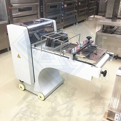 Machine à mouler la pâte multifonctionnelle pour la fabrication de pain et de boissons