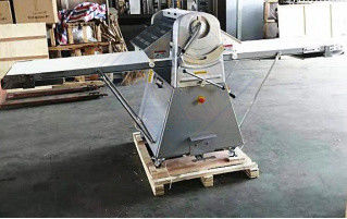 240 kg de sortie équipement industriel de boulangerie de pain Table Top pâte à papier pour baguette