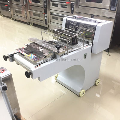 Machine à gâteaux à rouleaux de pâte à commande automatique pour les besoins commerciaux de cuisson