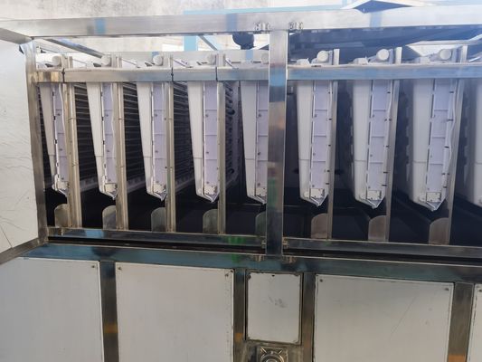 Grande machine de glaçage à glaçons commerciaux à refroidissement par eau de 5 tonnes avec une demande de tension de 220 V
