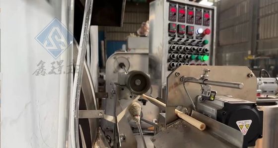 Machine à rouleaux d'œufs à haute productivité pour les rouleaux de gaufres commerciaux à tension 380V