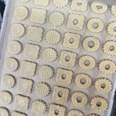 Machine automatique annuelle de moulage de biscuits pour la fabrication de biscuits de 2 kW sur le marché à forte demande