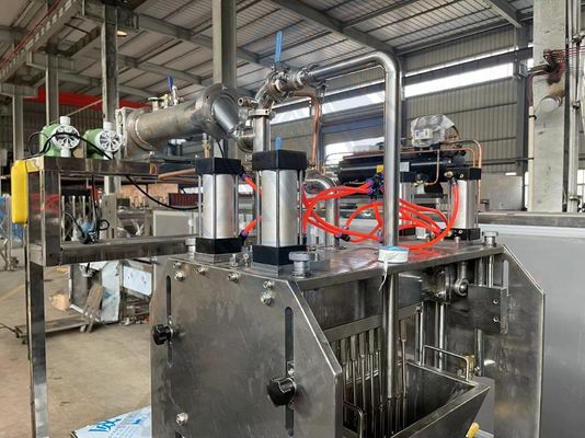 Machine automatique de fabrication de bonbons pour la production d'aliments et de bonbons de différents types