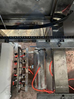 Machine automatique de fabrication de bonbons pour la production d'aliments et de bonbons de différents types