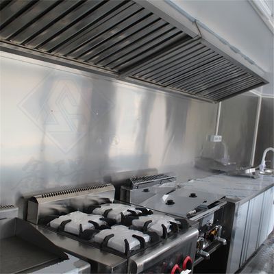 Un camion de nourriture personnalisé en acier inoxydable de 1000 kg avec tous les équipements de la cuisine du restaurant