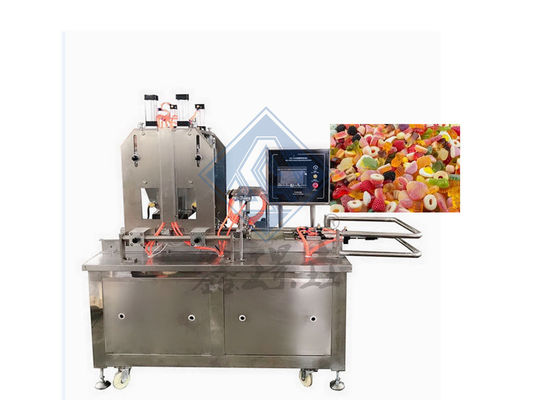50 kg/h Chocolate Toffee Lollipop Gummy Bear Machine de fabrication pour la production de nourriture sucrée