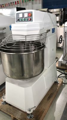 Mélangeuse de farine de blé machine à pain 50 kg mélangeuse de pâte de gâteau pour la cuisson de gâteaux et de pizzas