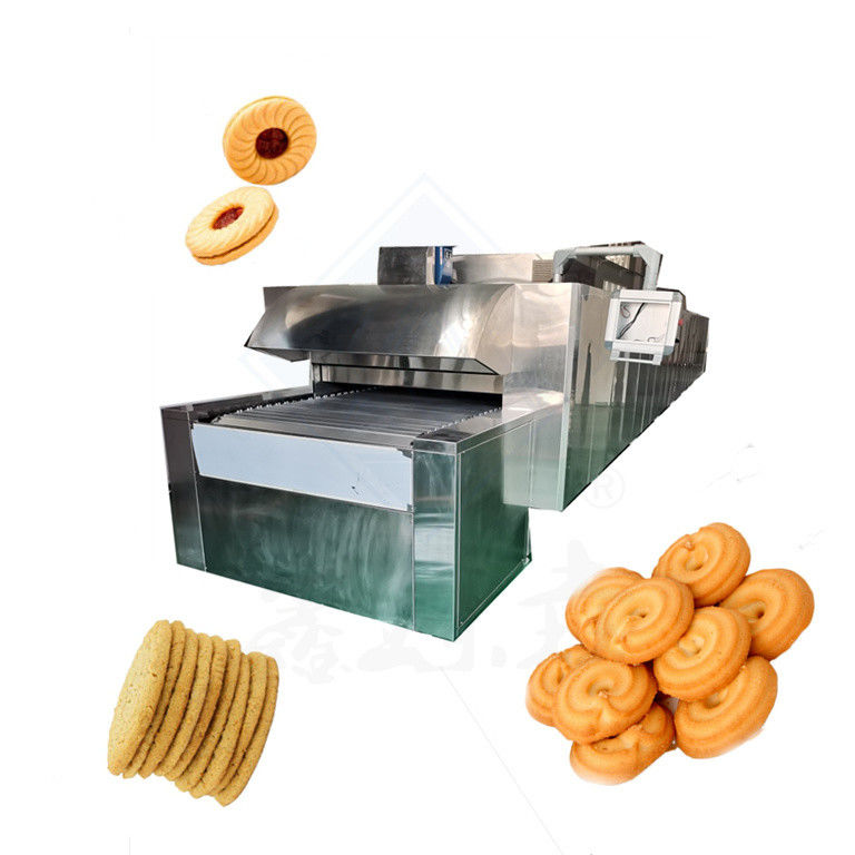 Forneau tunnel de taille moyenne pour cuire des biscuits et des omelettes d'œufs dans un magasin de boissons alimentaires
